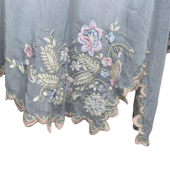Johnny Was Women Embroidered Floral Mayan Tunic in Fog Small Scalloped Hem - Picture 12 of 16